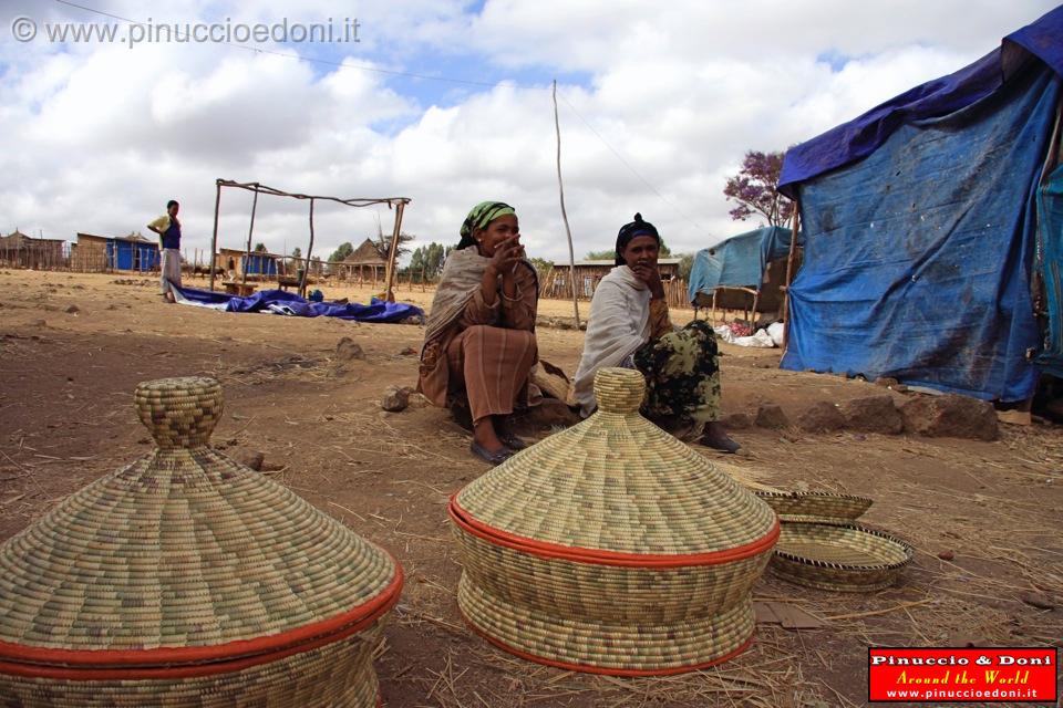 Ethiopia - Mercato lungo la strada per il sud - 10.jpg